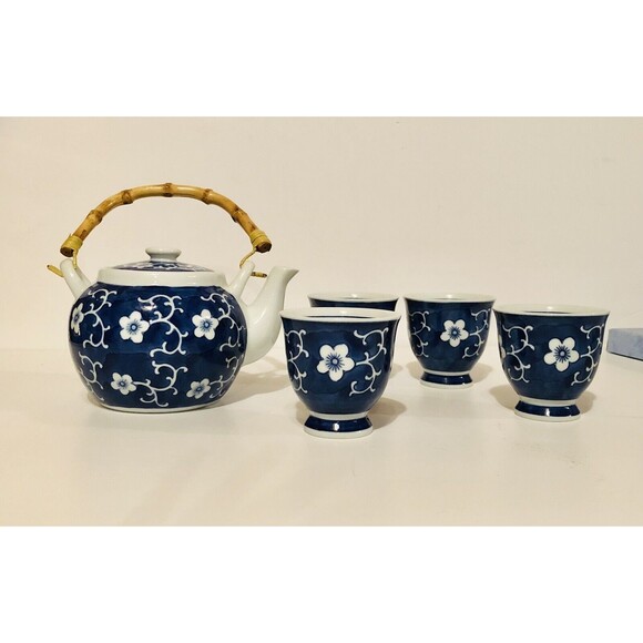 Portable Tea Set Ceramic 4 Tea Cups & Teapot Set with tray Floral Blue/White - Picture 1 of 8